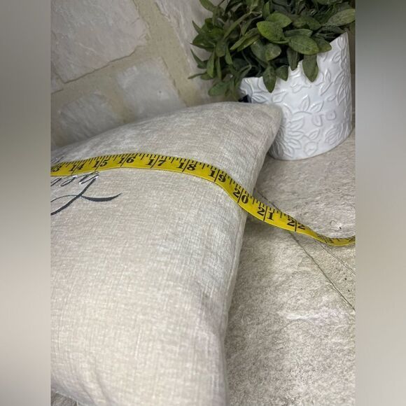 Rodeo Home accent pillow “There are so many beautiful reasons to be happy” - Picture 3 of 5